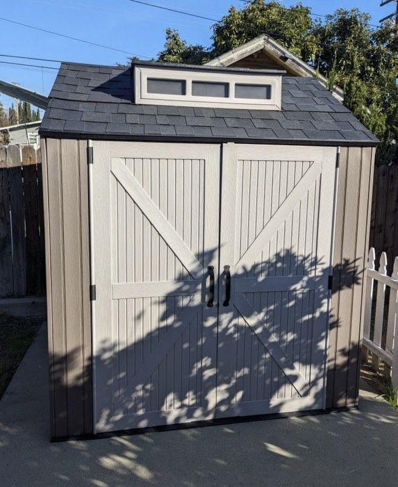 Rubbermaid 7x7 Shed