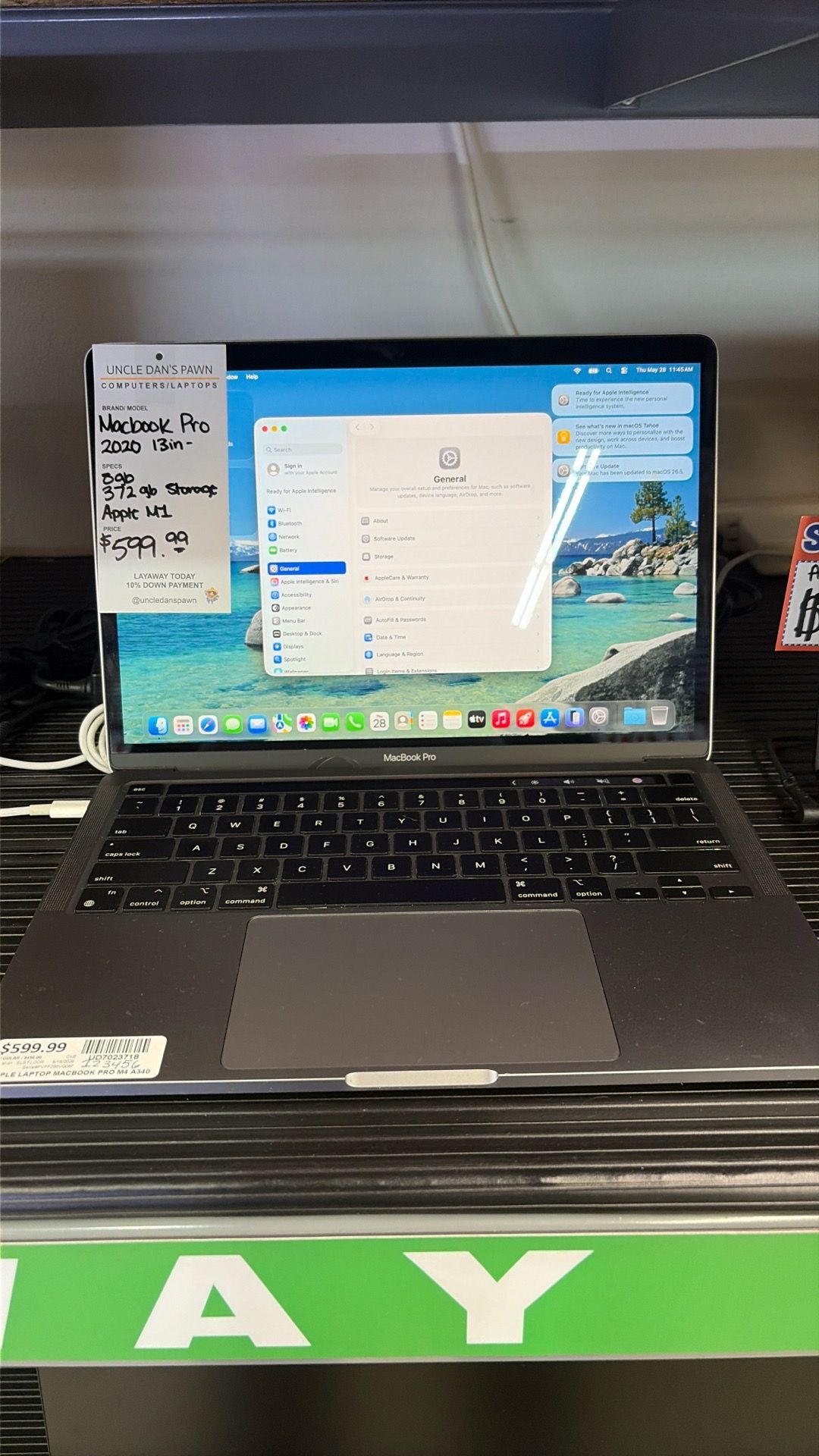 MacBook Pro 2020 13 inch screen
