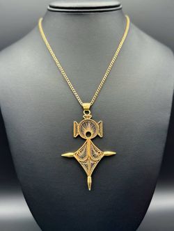 17k solid yellow gold Filigree Africa Cross Pendant & 28” curb chain 2.5mm 30.5 grams Necklace