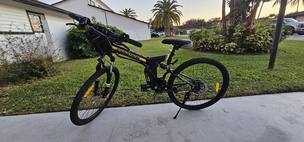 Swagtron EB15 Viper Foldable Electric Mountain Bike. BRAND NEW BATTERY!