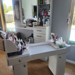 Estación De Peluquería, Sillo, Lava Cabezas Y Mesa De Manicure Etc.
