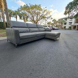 SOFA COUCH SECTIONAL  - SOFIA VERGARA  🛻 DELIVERY AVAILABLE 🛻