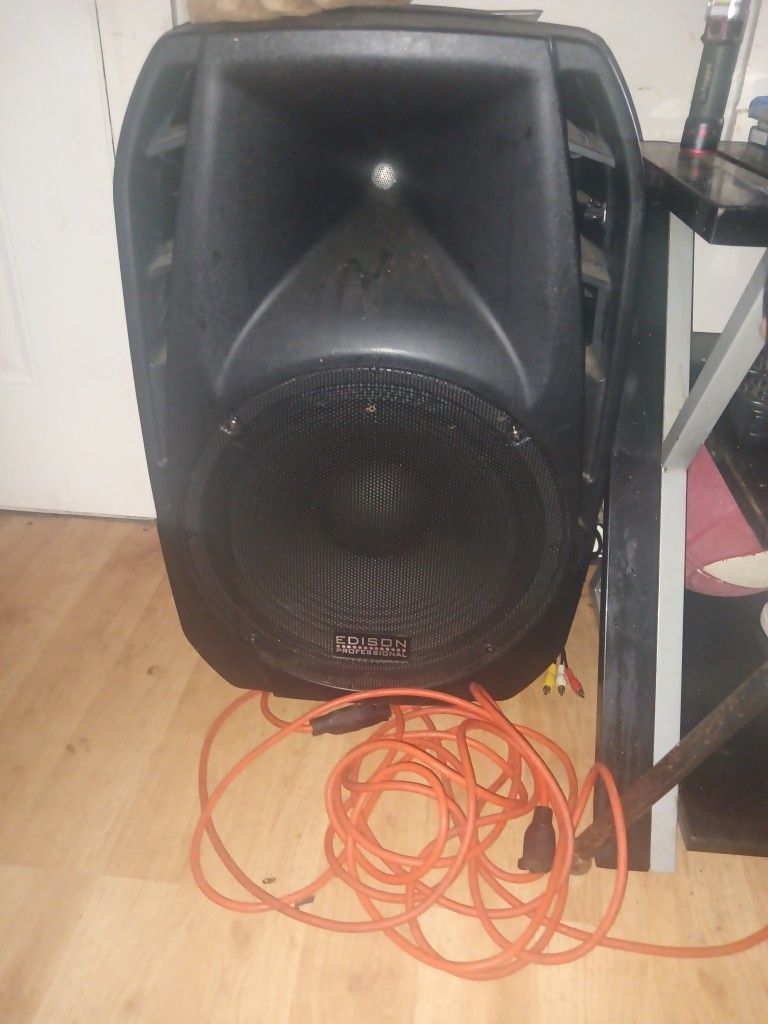 Edison Professlonal Studio Speaker Not A Bluetooth