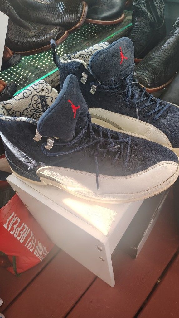 Men's shoes, used but in good condition