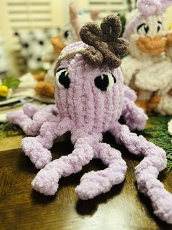 Chunky Yarn Plushies, Throws, Pillows And Bed Runners