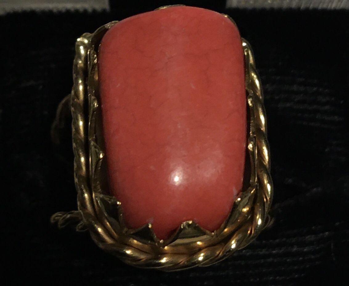 14k Large Coral Vintage Ring