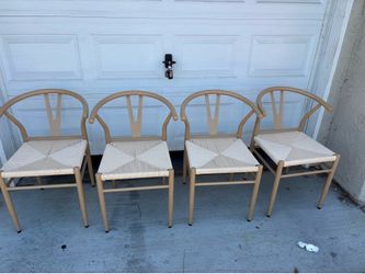 Set of 4 Wishbone Style Dining Chairs