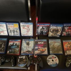 PlayStation 4 w/ Games An Controller