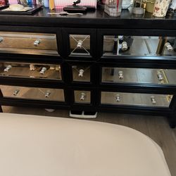 9 Drawer dresser