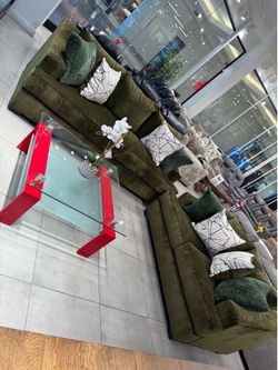 Gorgeous Sofa Set 💚 Green Color
