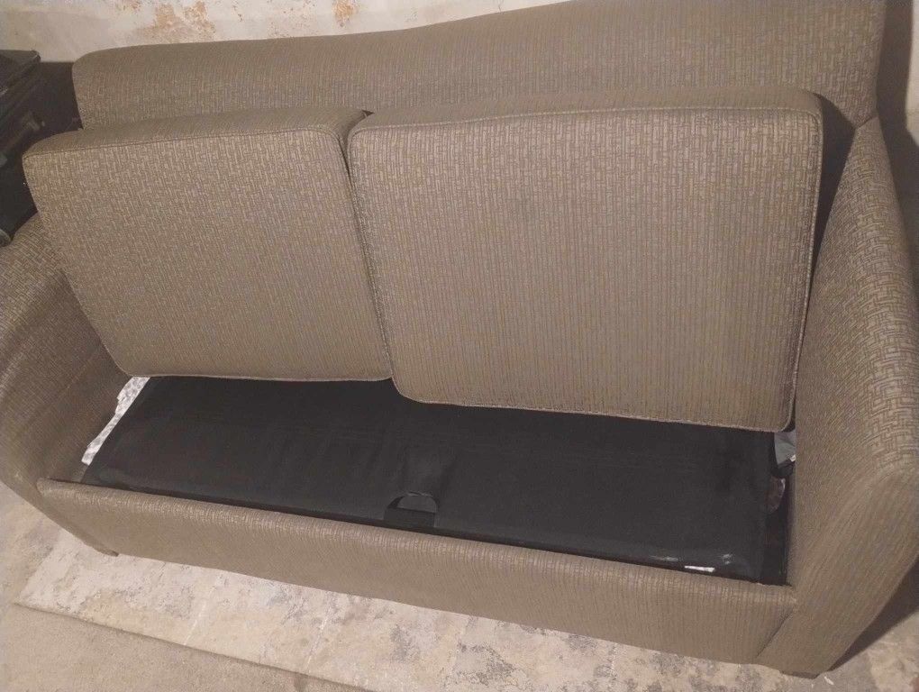 Love Seat Bed