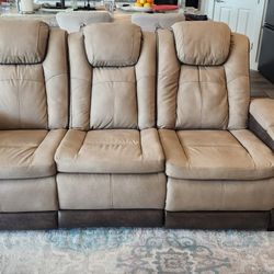 Next-Gen DuraPella Power Reclining Sofa