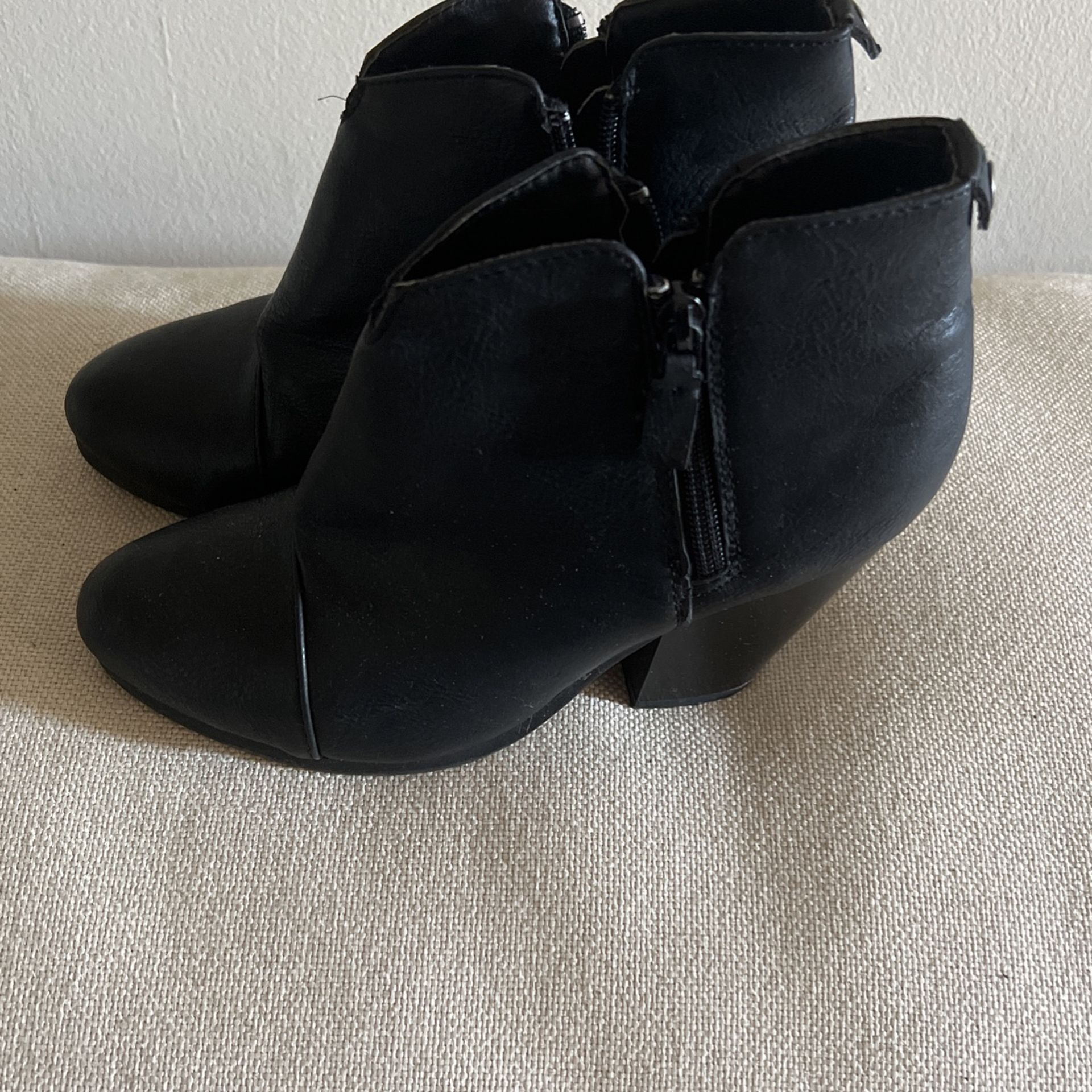 Women’s black booties
