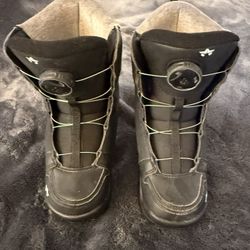 Youth Snowboarding 🏂 Boots -Size 13