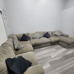 L Shapes Couch Gray