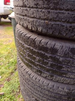 (4) Lt 275/70 R18 Firestone Tires