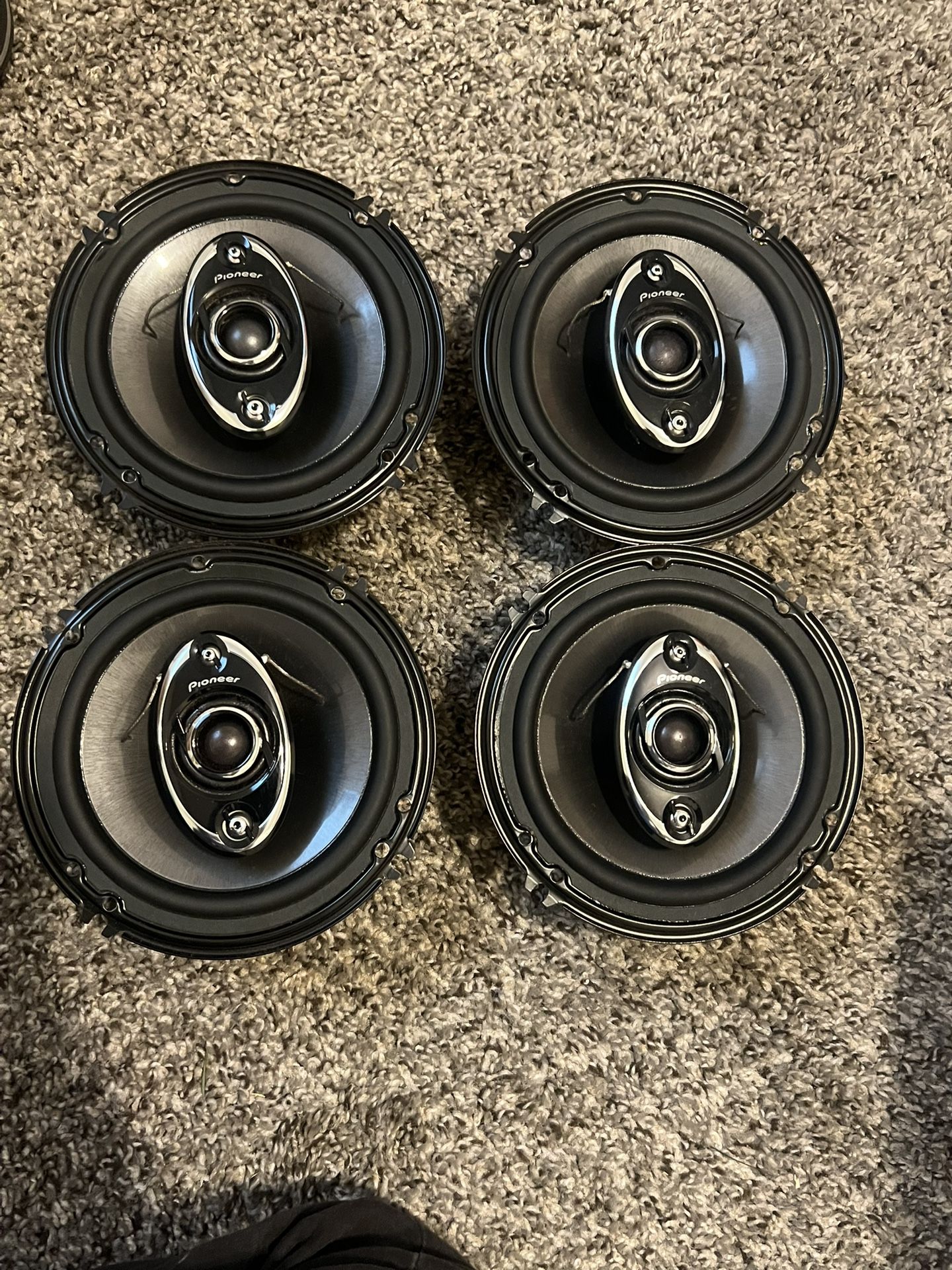 6.5 Pioneer Speakers Set (4)