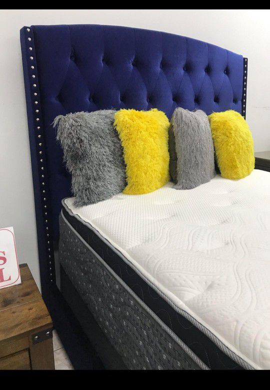 *Weekend Special*---Blue Velvet Fabric Attractive King Beds---Delivery Available👍