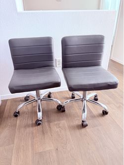 Rolling chairs