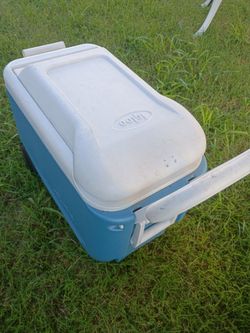 Igloo Rolling Cooler