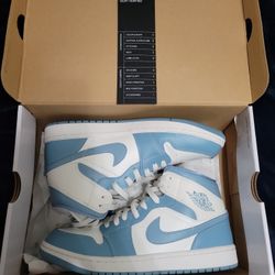 Wmns AIR Jordan 1 Mid "University Blue