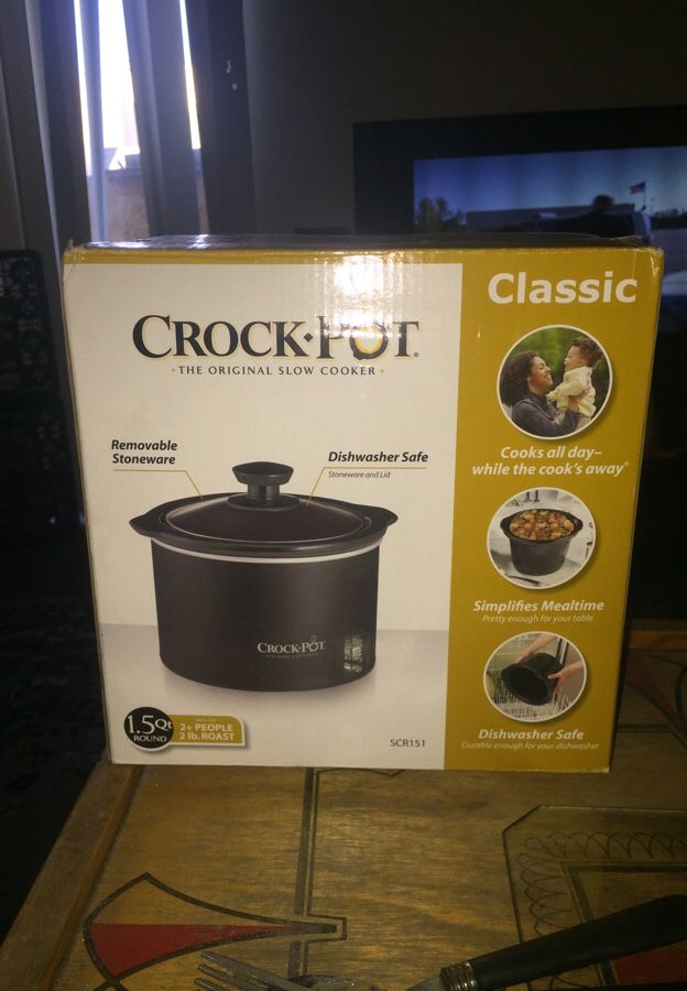 1.5 qt crock pot classic new in box