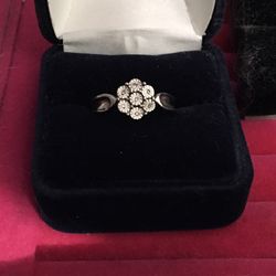 925 Diamond Cluster Flower Ring