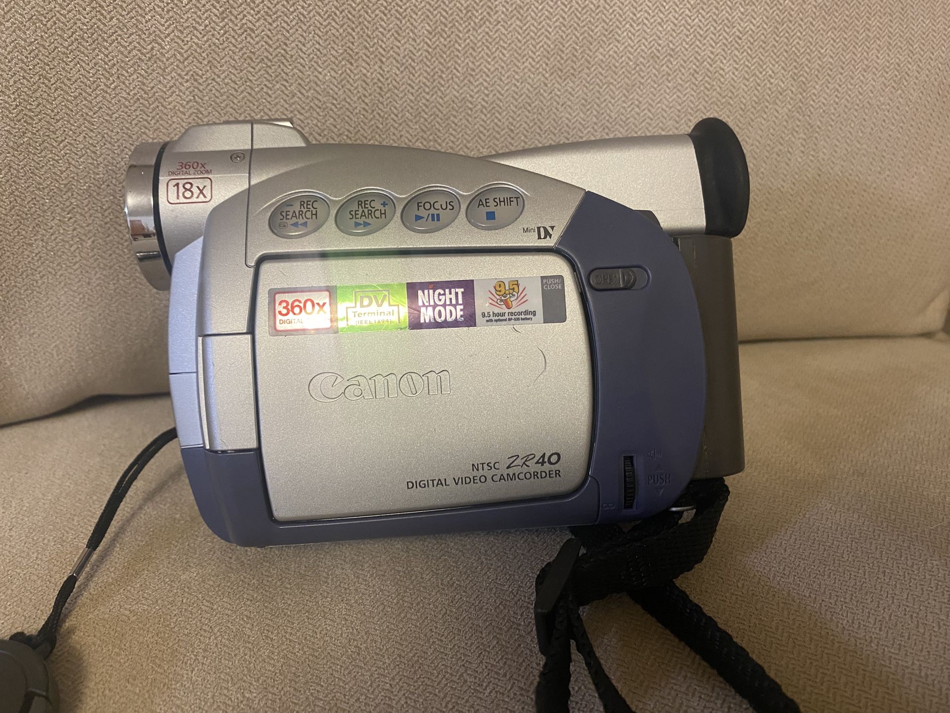 Canon Mini Dv Camcorder 