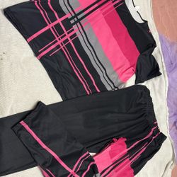 Outfit eight bucks size large