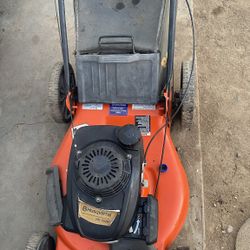 Husqvarna HU700F self-propelled lawn mower