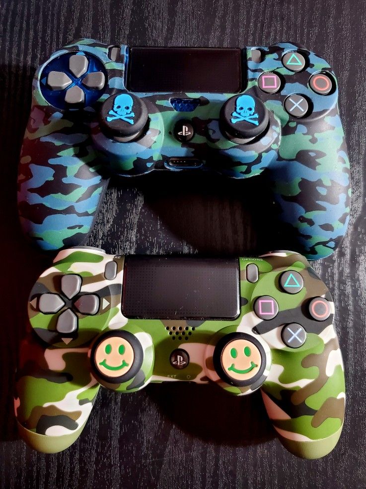 PS4 Controllers