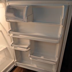Refrigerator . Refrigerador