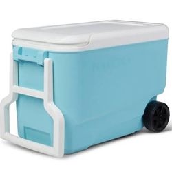 New Igloo Wheelie Cool 38 Qt Cooler with wheels