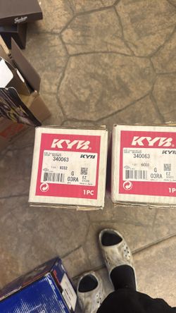 Front KYB Shocks for 3rd Gen Acura TL or 7th Gen Honda Accord