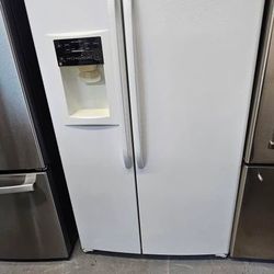 GE Refrigerator 