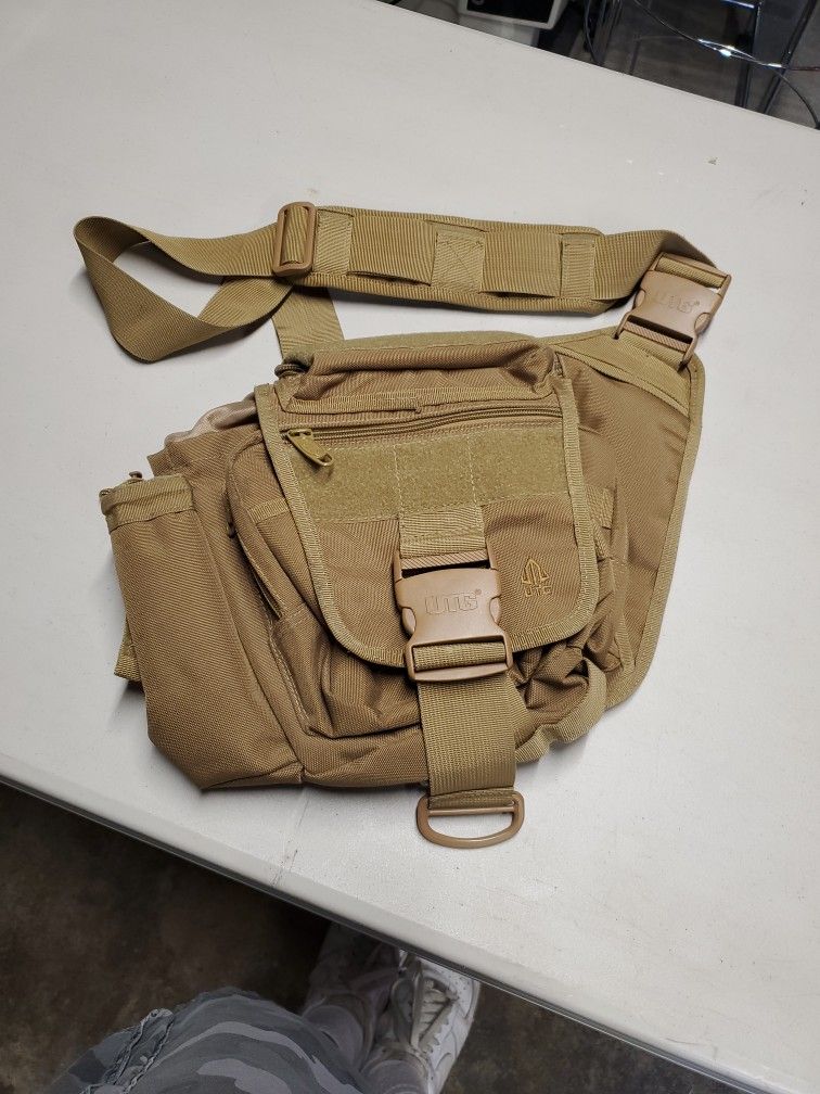 UTG Tactical Messenger Bag