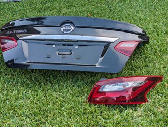 2016-2018 Nissan Altima SR Trunk Lid