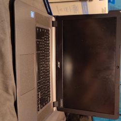 Aser Laptop With Laptop case And Mouse With The Charger