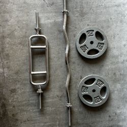 Ez Curl Bar/ Tricep Bar 25lbs Plates (2)/ 35 Lbs Of Small Plates