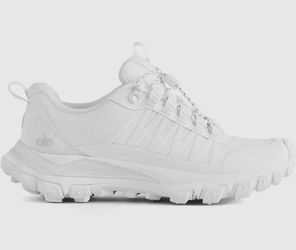 Alo yoga size 9.5 , 10