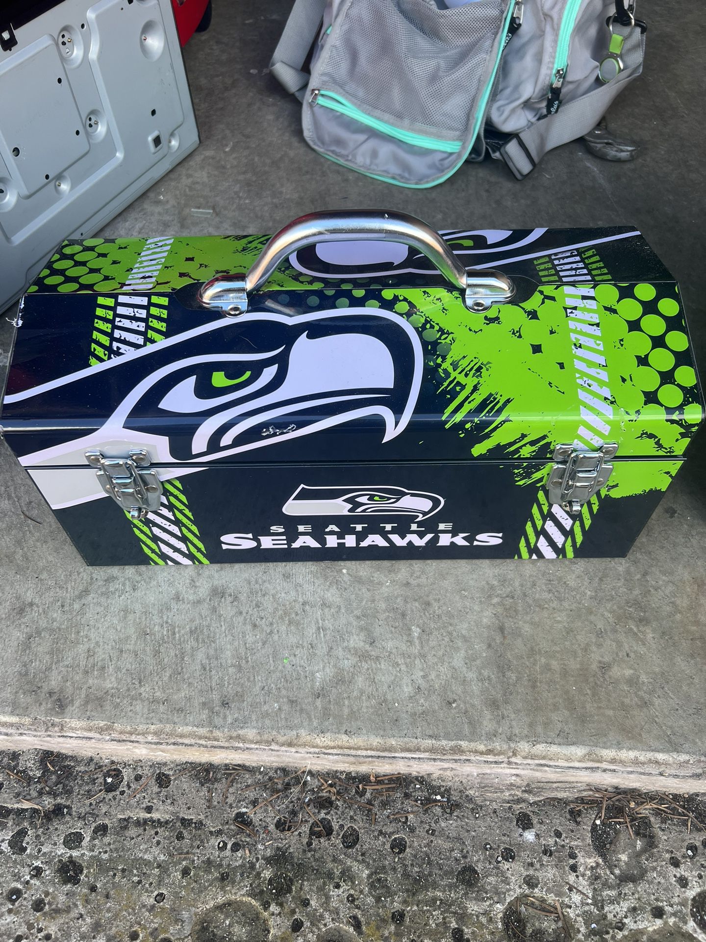 Seattle Seahawks NFL Tool Box 7.1 in. W x 7.75 in. Windco 16.25in. steel