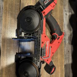 Milwaukee Medium Bandsaw