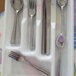 Silverware Set 8 Pc