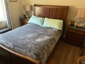 Wooden Bed Frame w/dresser & nightstands