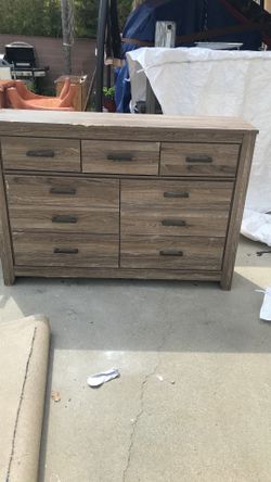 Dresser