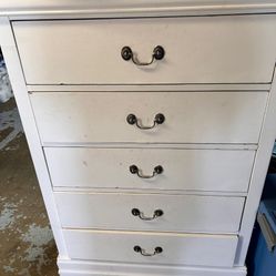 Dresser