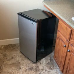 3.3 Cubic Feet Mini Fridge (Magic Chef)