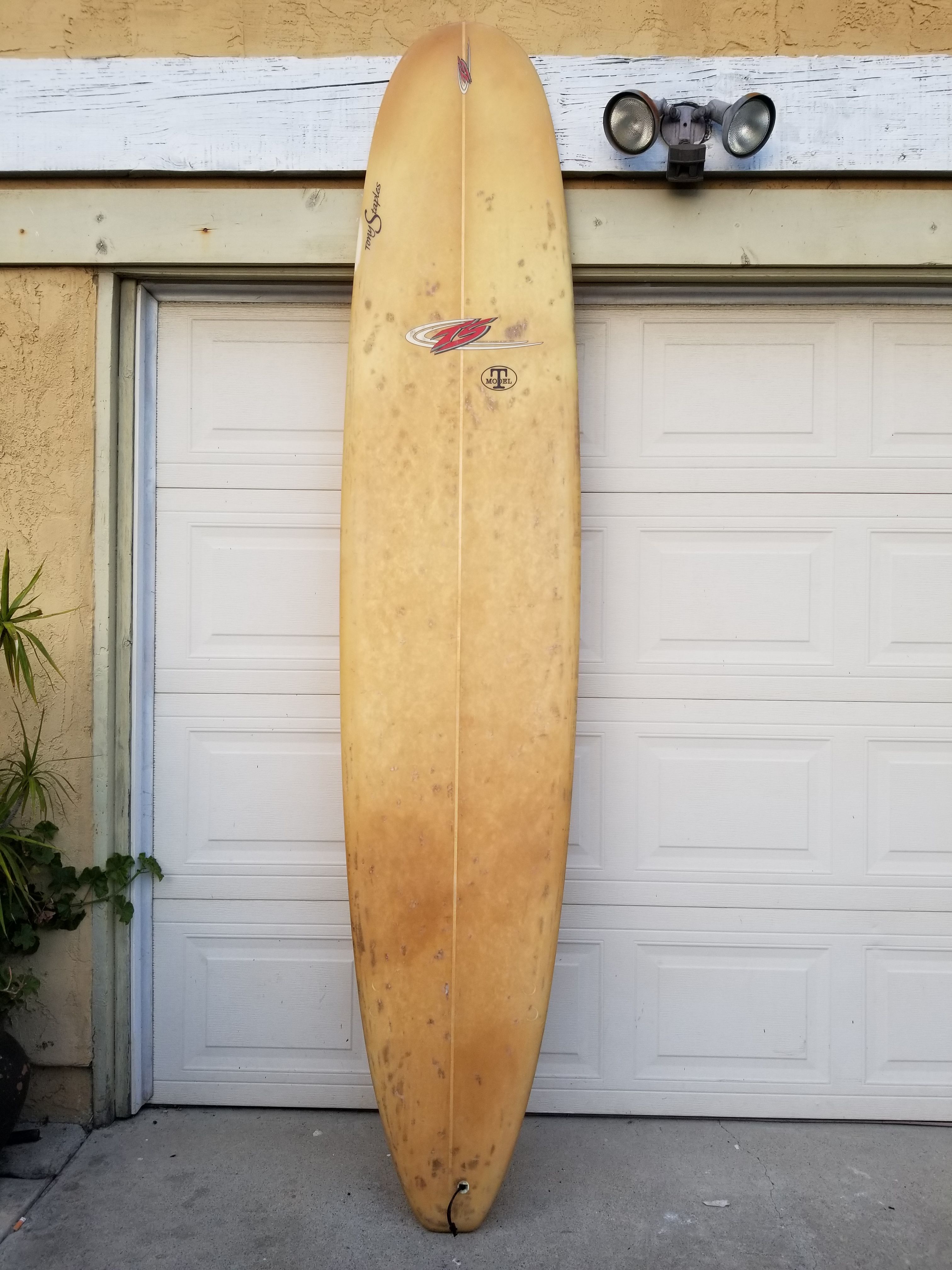 9' Tony staples surfboard
