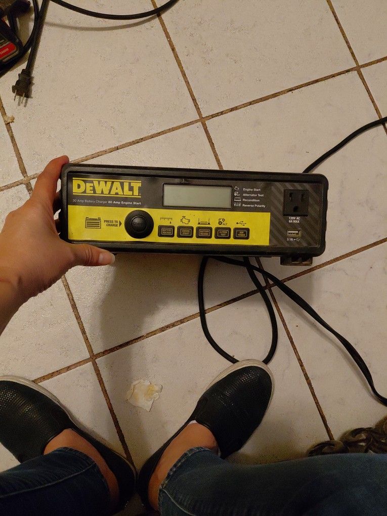 Car Battery Charger Dewalt/viking