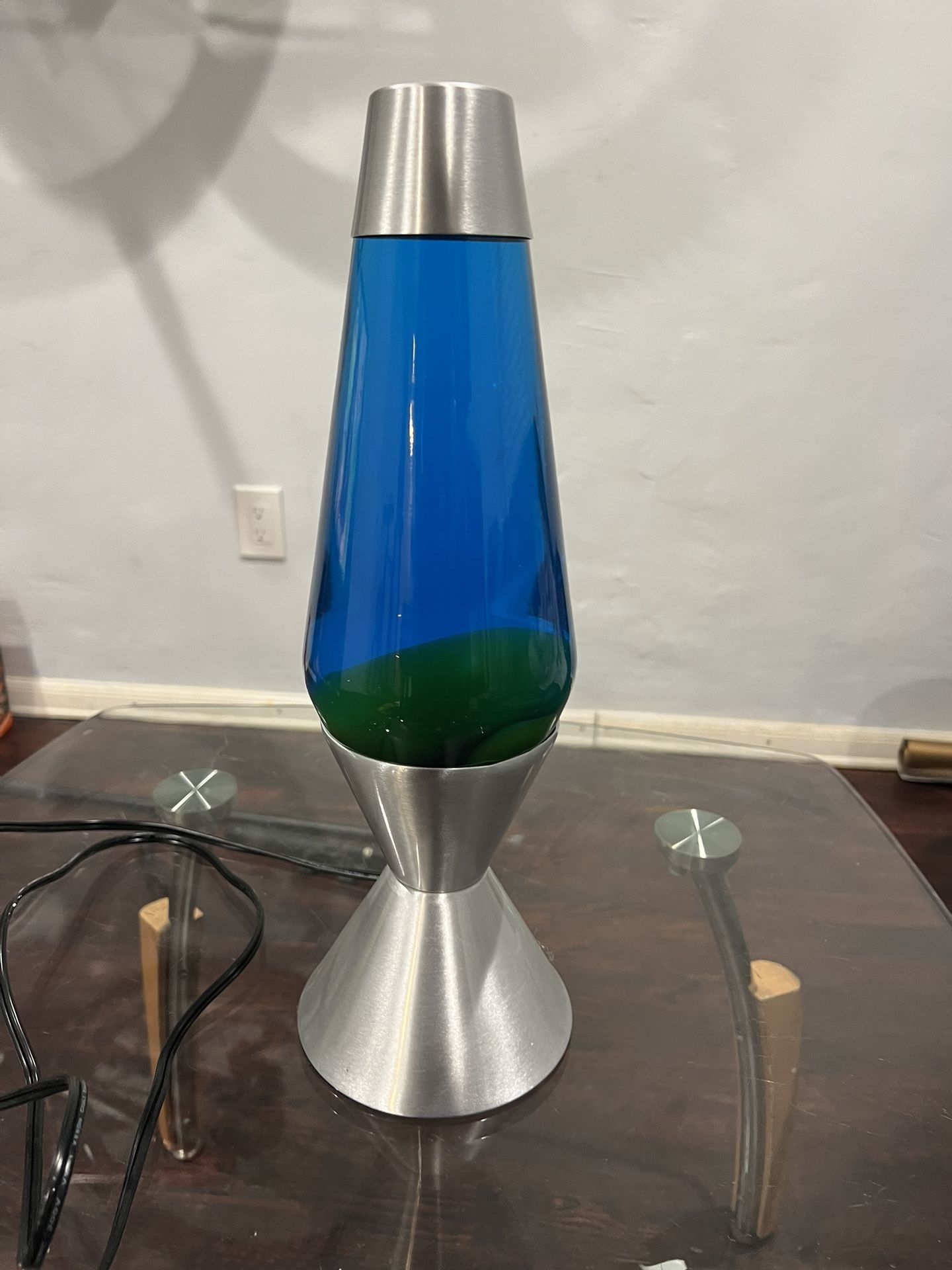Vintage Y2K Motion And Glitter Lava Lamp